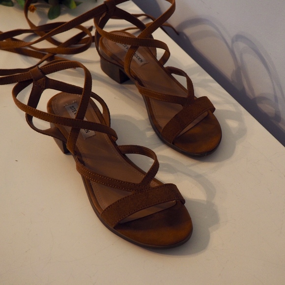 Like New! Steve Madden Abagael Lace Up Heels - Picture 3 of 8